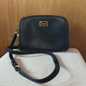 MICHAEL KORS PURSE (USED)